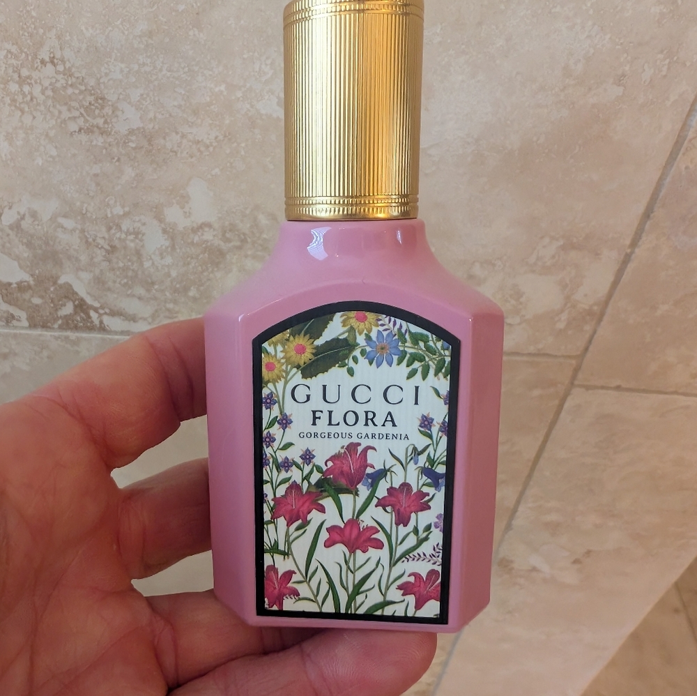 Gucci Flora Gorgeous Gardenia Perfume